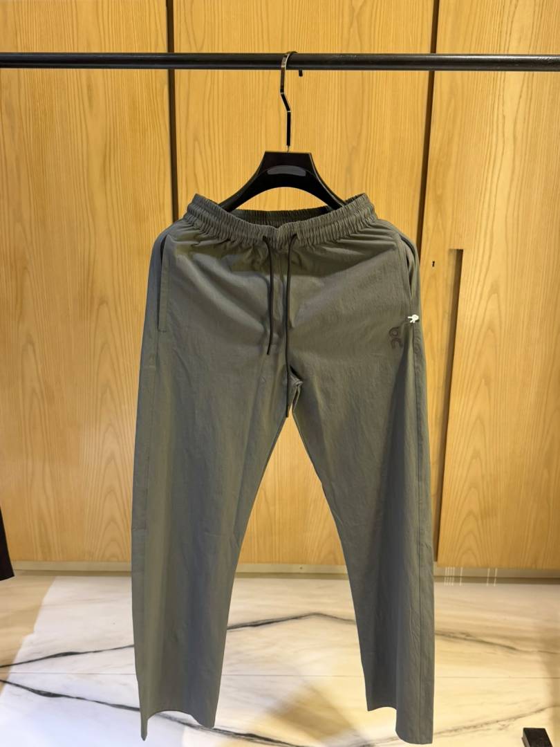 On Cloud IMPORTED STORE ARTICLE TRACK PANT
