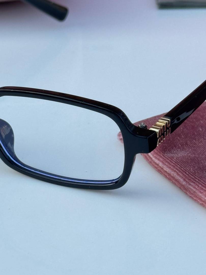 Miu miu 5520 black gold plano