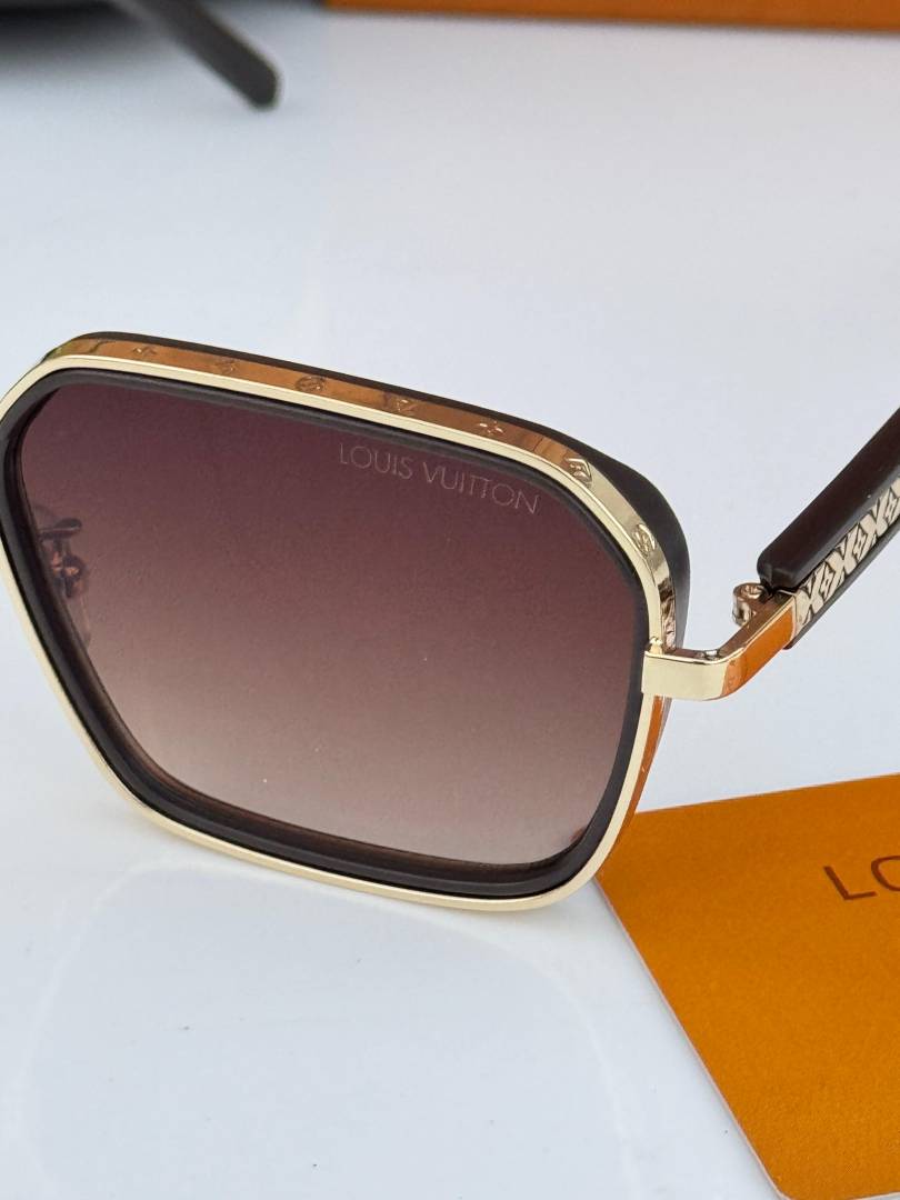 Louis vuittion 5013 gold brown