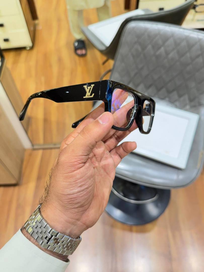 Louis vuittion 6026 black plano