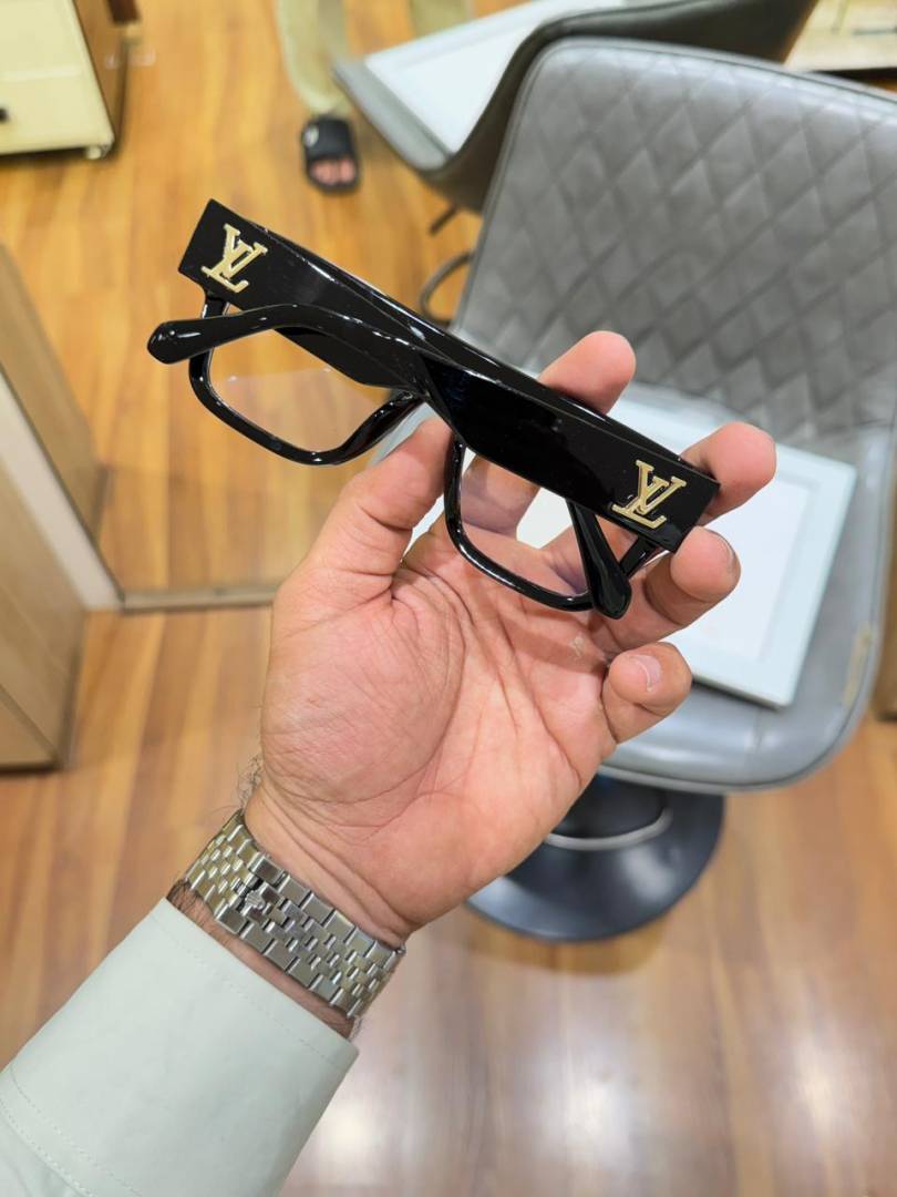 Louis vuittion 6026 black plano