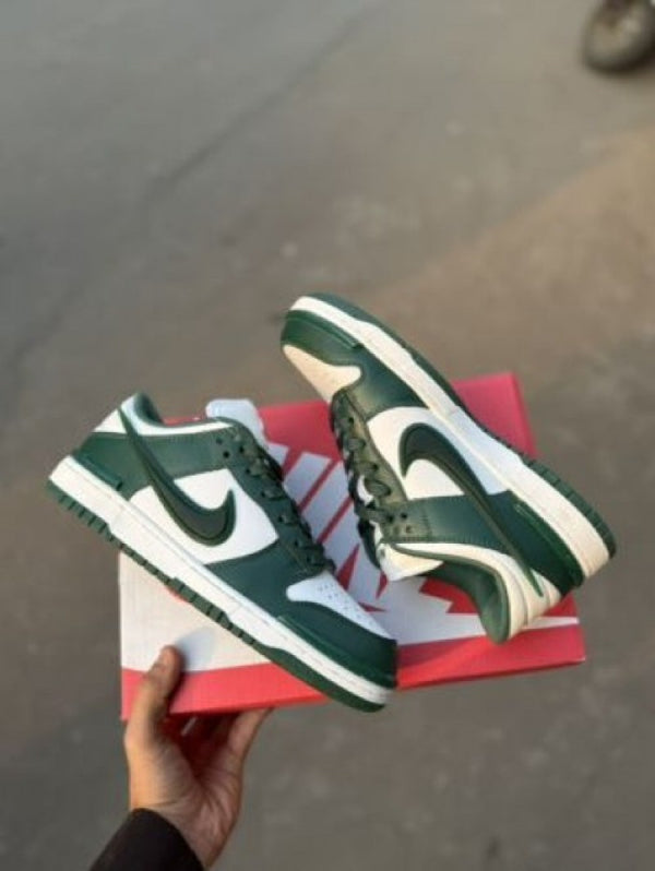 Nike sb dunk low varsity green