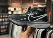 E zoom x zegama 2 trail running black grey