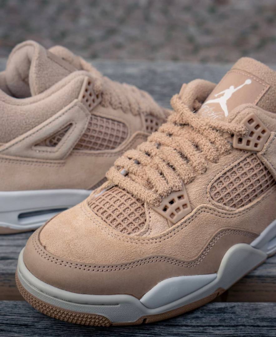 Nike AIR JORDAN 4 COZY GIRL