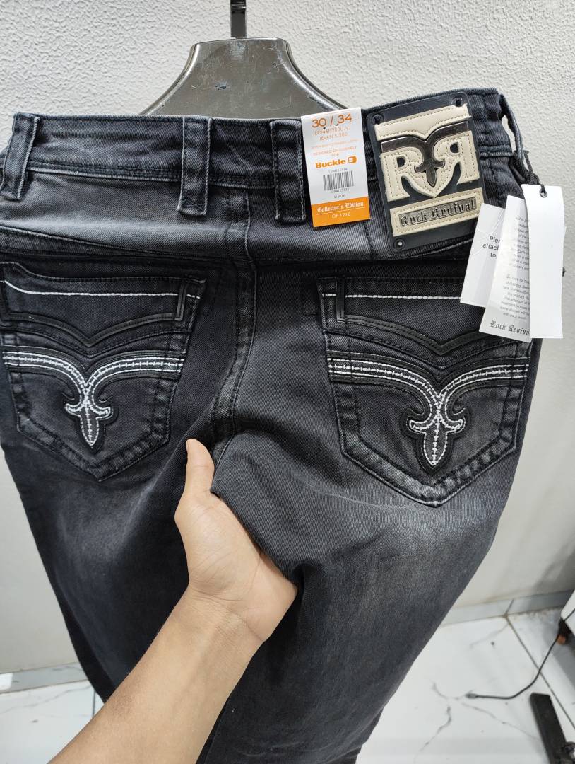 TRUE RELIGION IMPORTED STORE ARTICLE JEANS