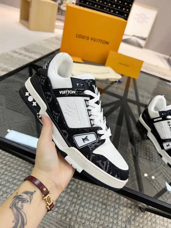 Louis VUITTON TRAINER BLACK WHITE