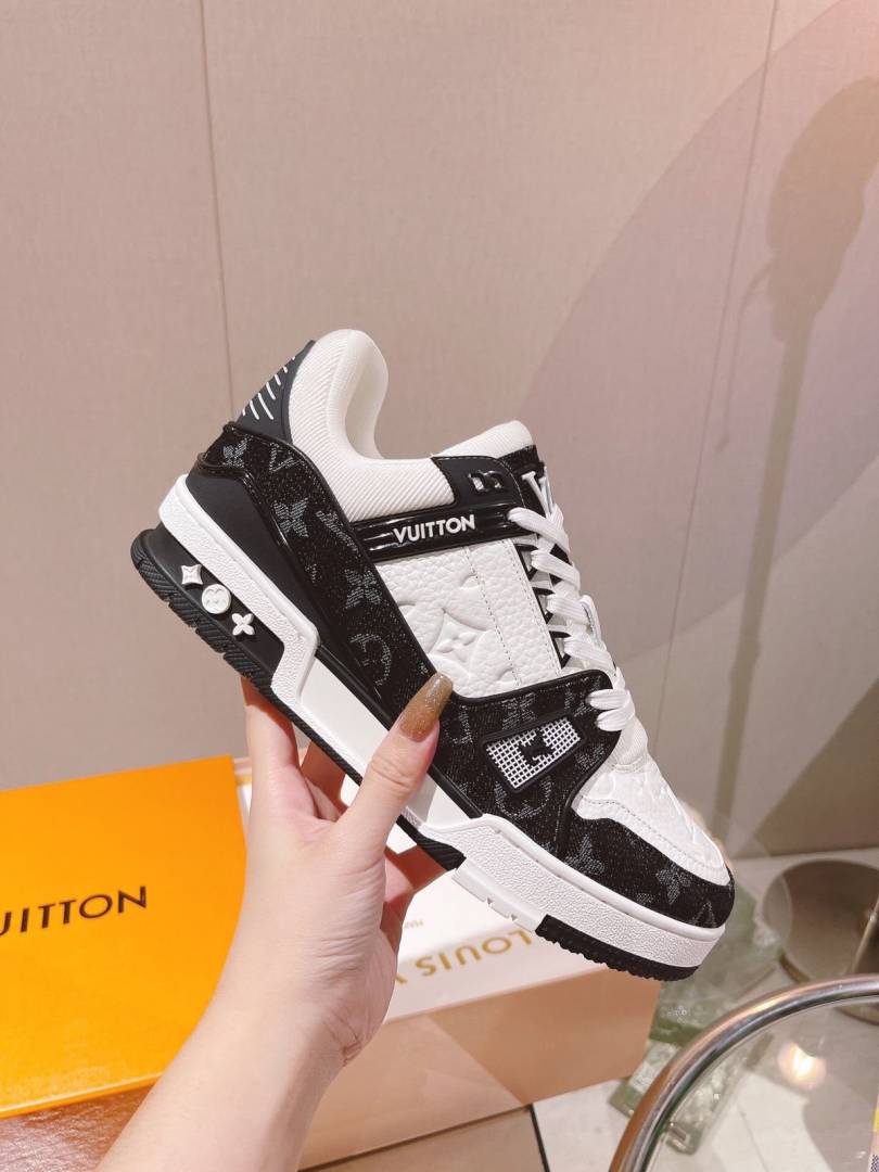 Louis VUITTON TRAINER BLACK WHITE