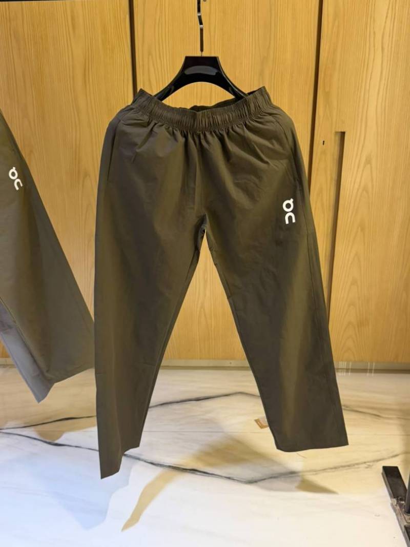On Cloud IMPORTED STORE AxRTICLE TRACK PANT DARK GREEN