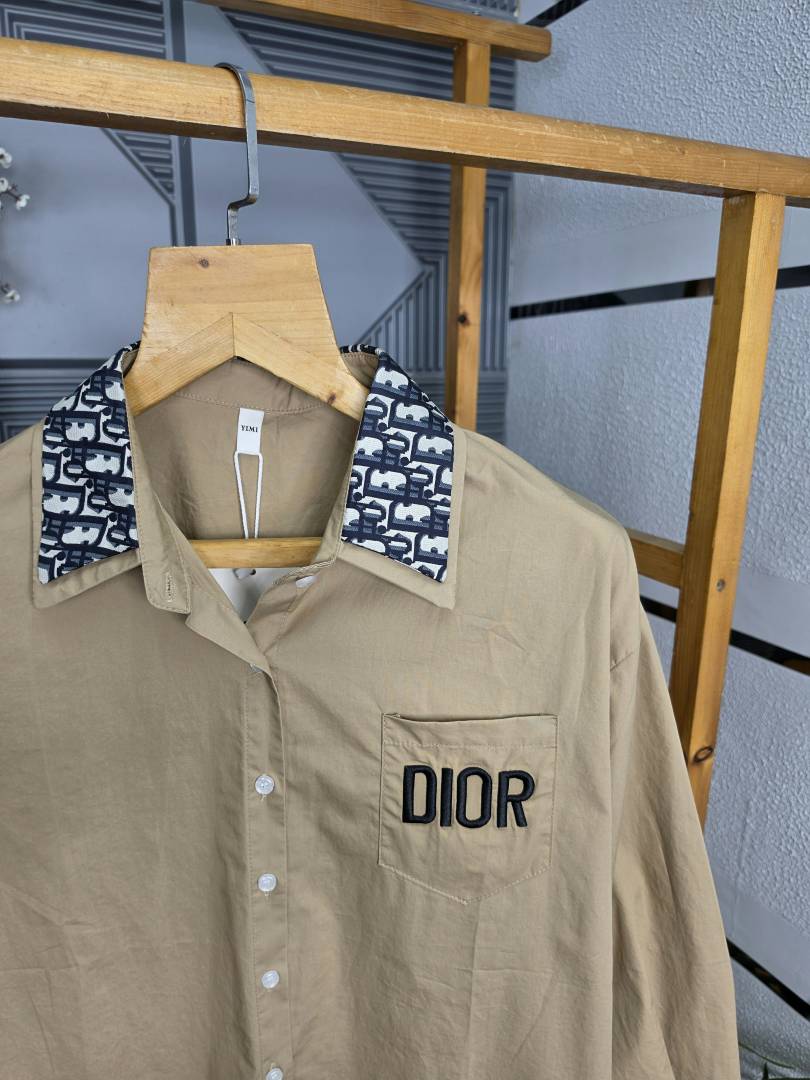 Dio Collor Logo Shirt Biscuit S113-BR