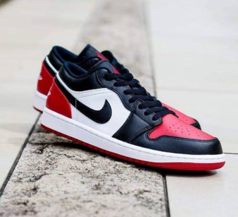 Nike Air Jordan Retro 1 Low Bred Toe