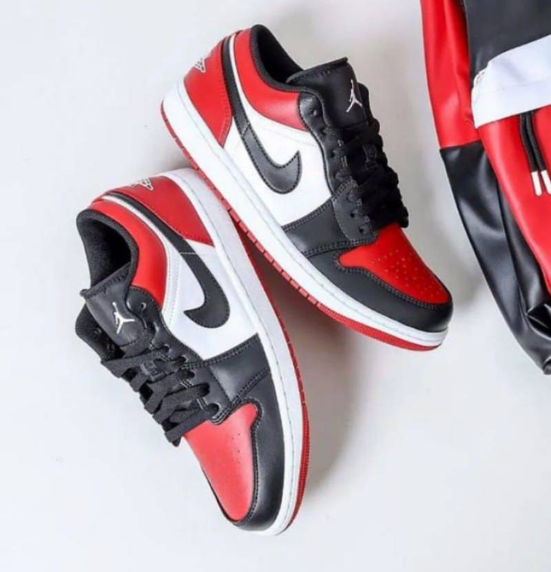 Nike Air Jordan Retro 1 Low Bred Toe