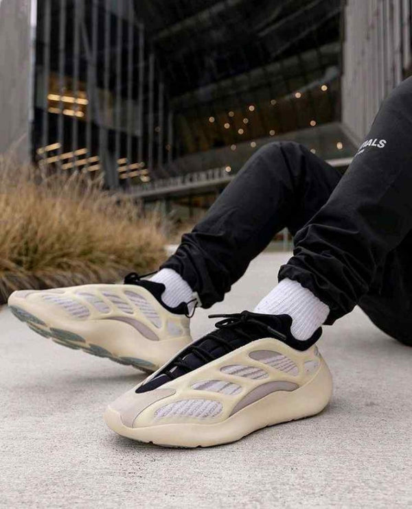 Adiddass. Yeezy 700 V3 Azael
