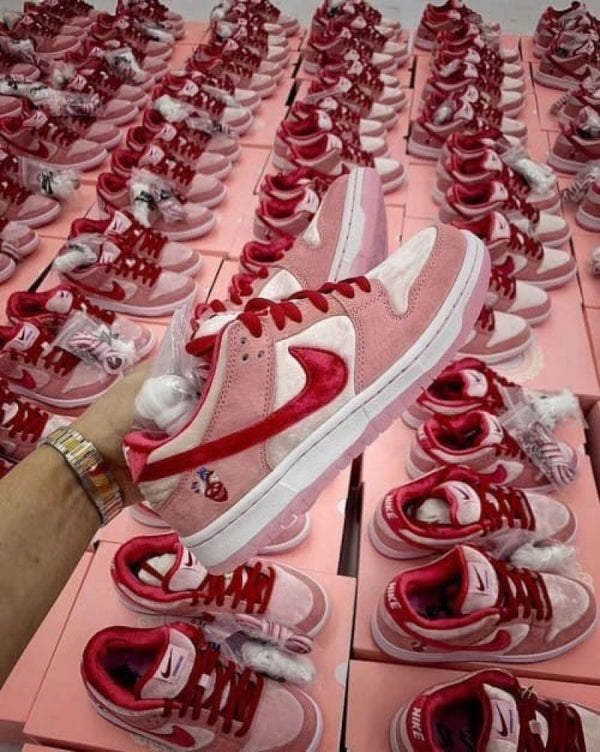 Nike SB Dunk Low Pro Qs Strangelove--SALE