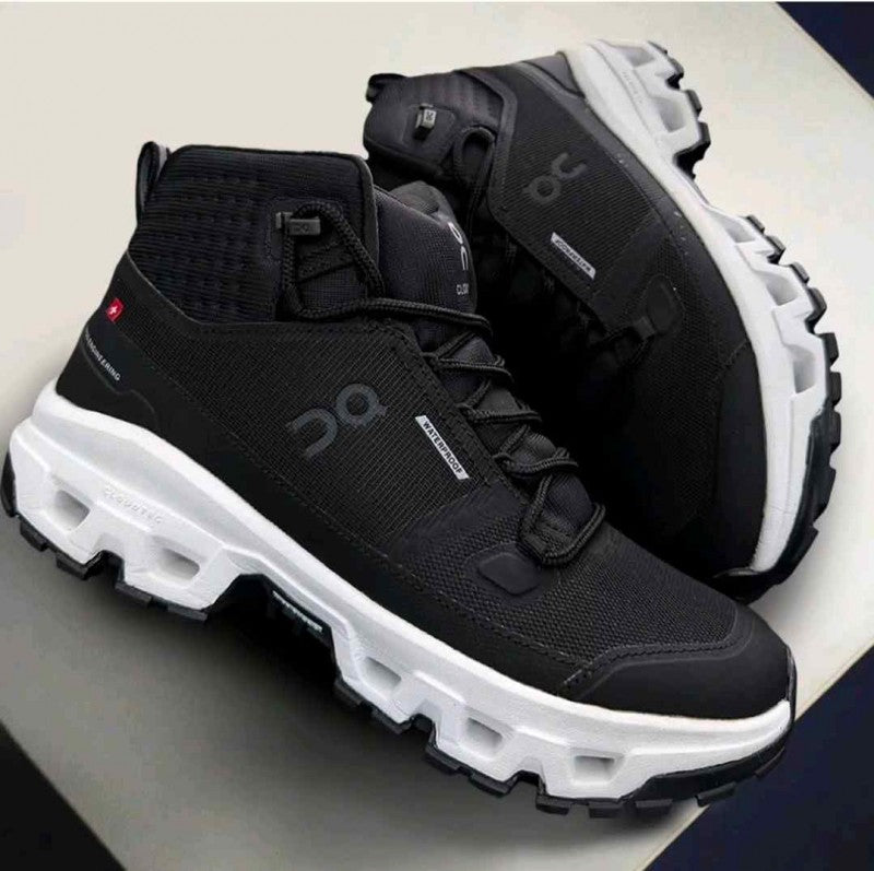 On Cloudrock 2 Mid Hiking Boot