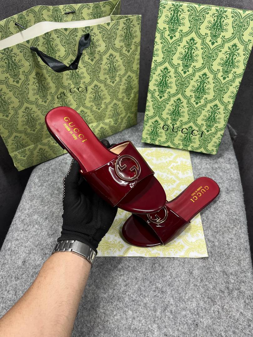 Gucci_Round_Interlocking_G_in_Rosso_Red_Leather_Shiny_Classic_Slides_With_OG_Box_&_Carry_Bag_1892