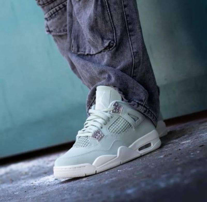 Nike Air Jordan 4 Abundance