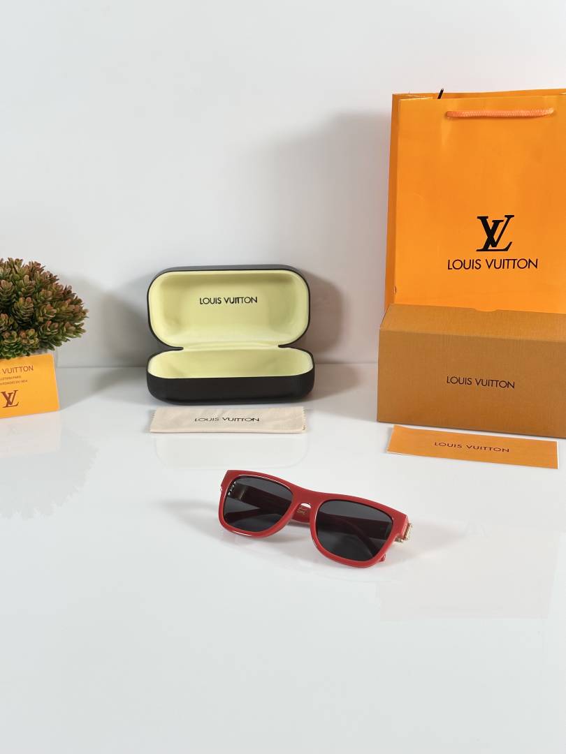Louis Vuitton_1186_Red_Black
