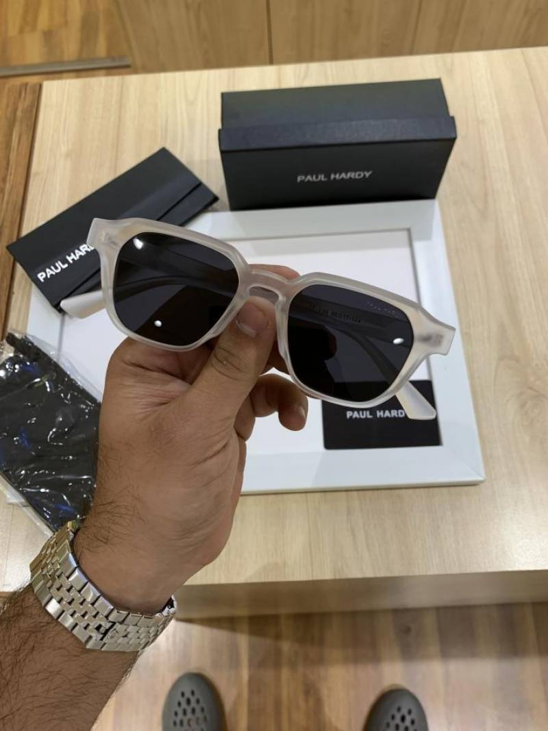 Paul hardy Y05 white black