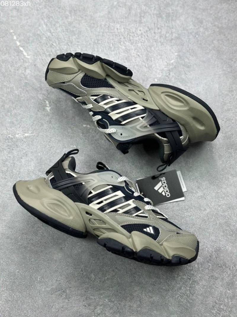 Adidas XLG RUNNER DELUXE GREY