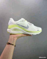 Nike Structure 26 White Barely Volt 417