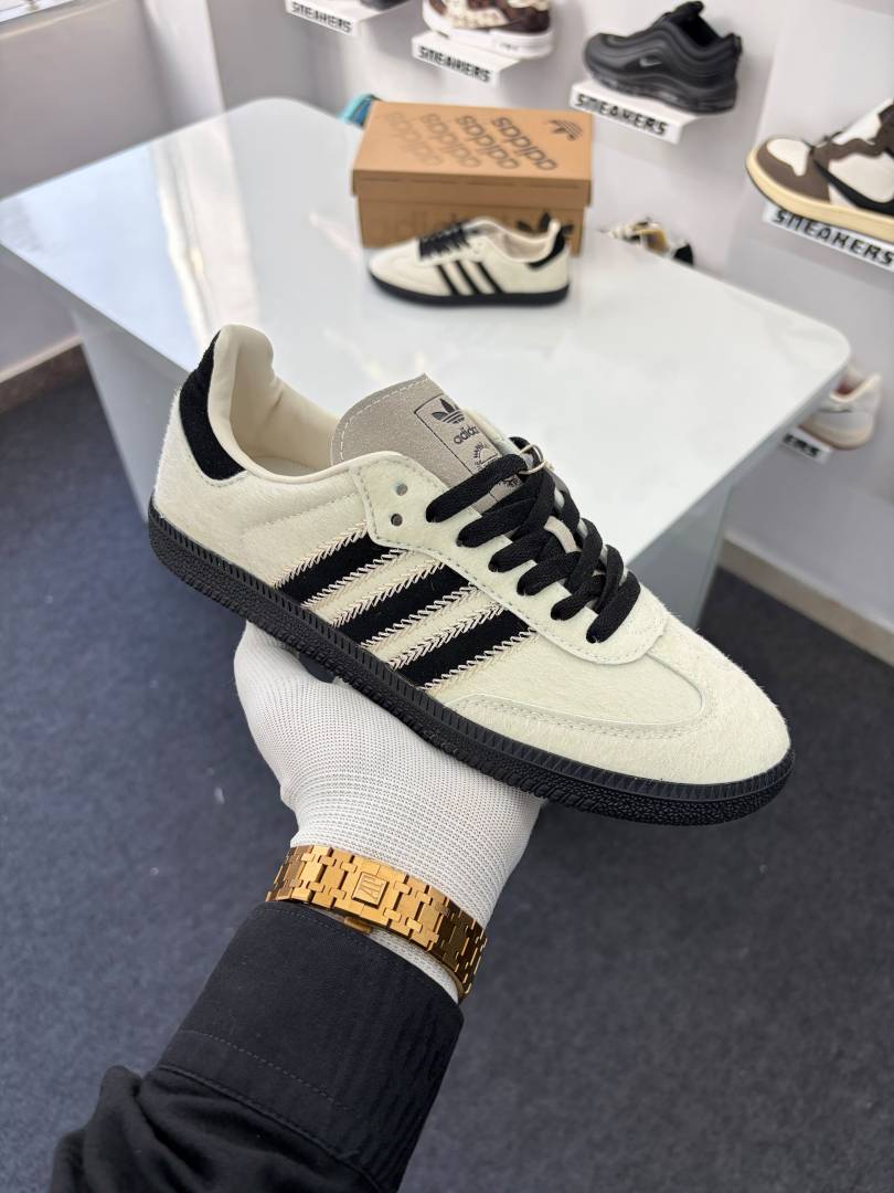 s Samba Wonder White Black 582