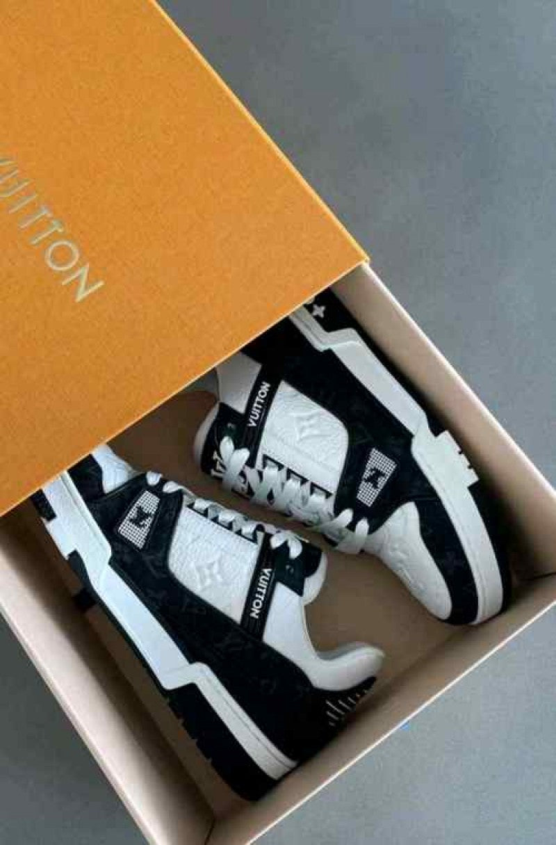 Louis Vuitton LV Trainer White Black 896