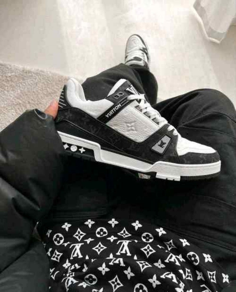 Louis Vuitton LV Trainer White Black 896