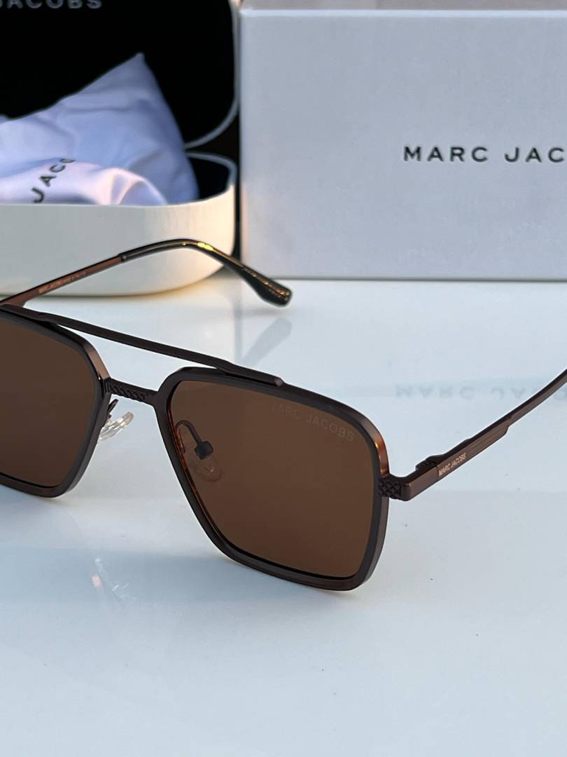 marc jacobs 505 brown