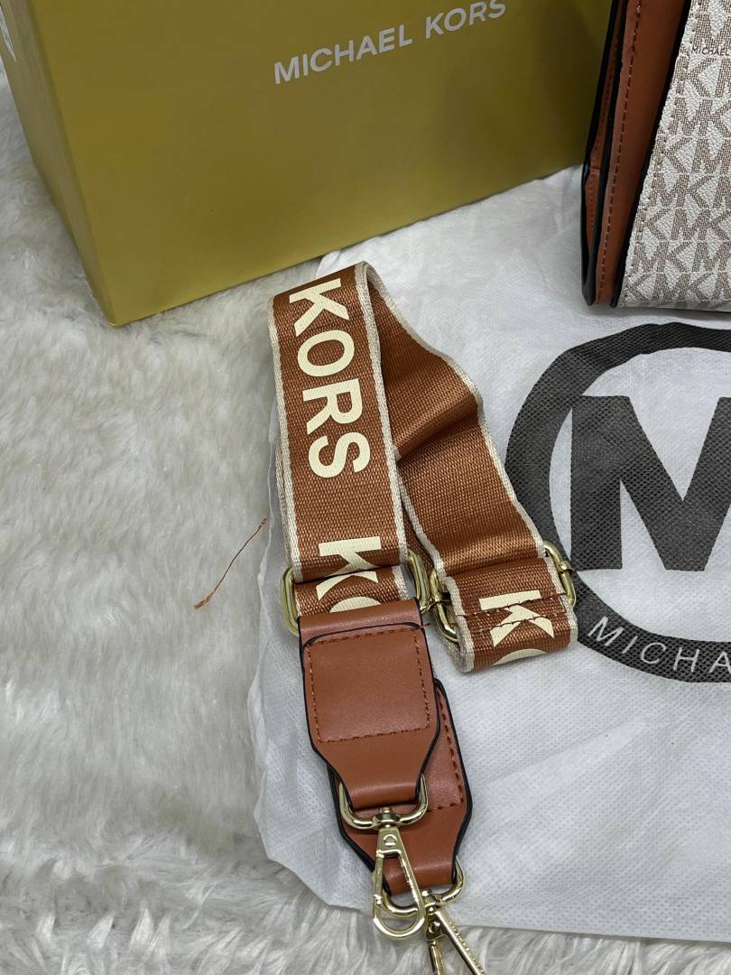Michael Kors_Hope_Medium_Satchel_With_OriginalBox