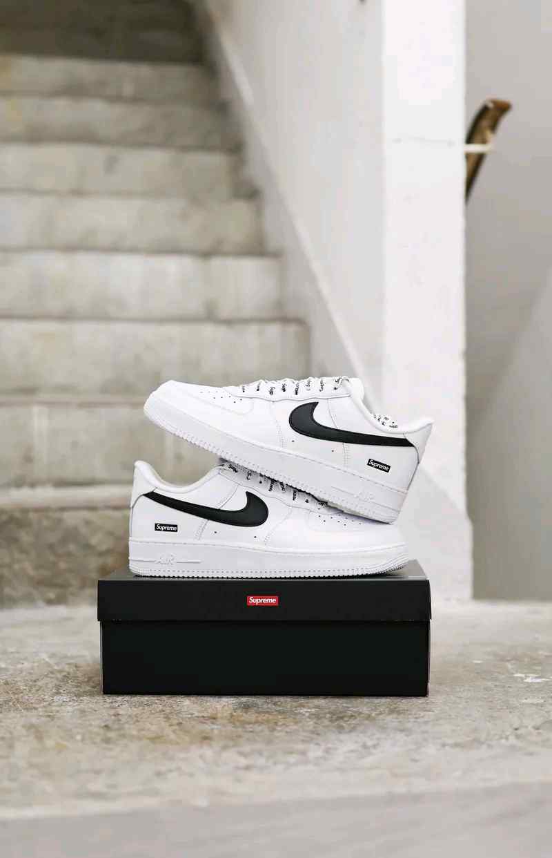 Supreme x Nikkee AirForce 1 Low White Black