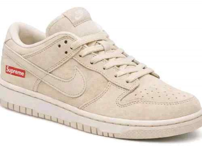 Nike SB Dunk Low x Supreme Beige