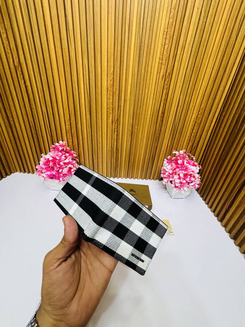 119 BURBERRRY PREMIUM QUALITY WALLET