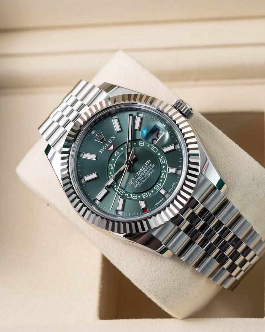 Rolex Oyster Perpetual Sky Dweller Silver-Green