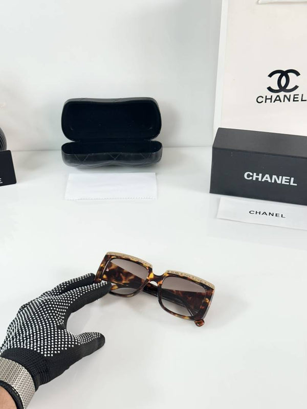 Chanel_WMNS_8317_Tiger_Brown