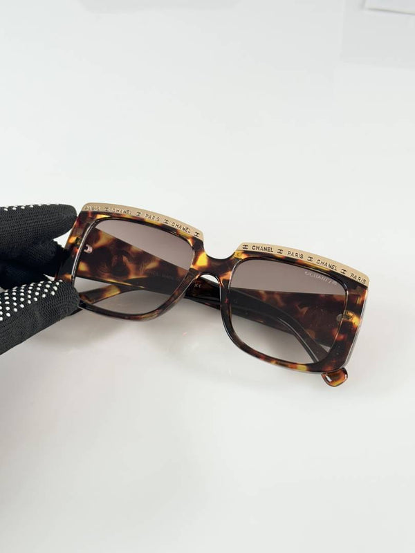 Chanel_WMNS_8317_Tiger_Brown