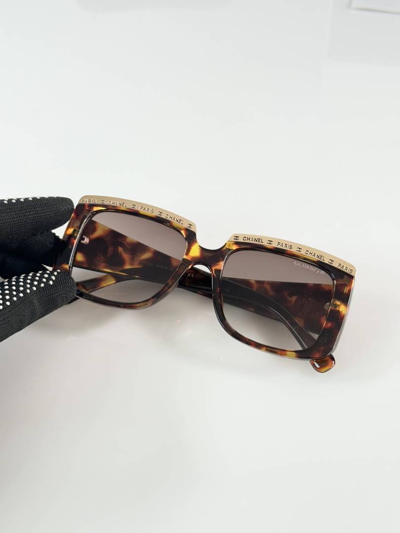 Chanel_WMNS_8317_Tiger_Brown