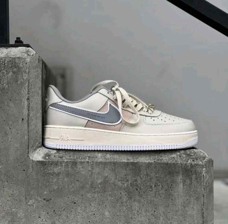 Nike AirForce 1 Low Beige Reflective