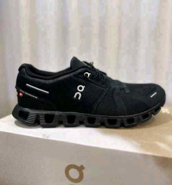 On Running Cloud 6 Waterproof Full Black 162