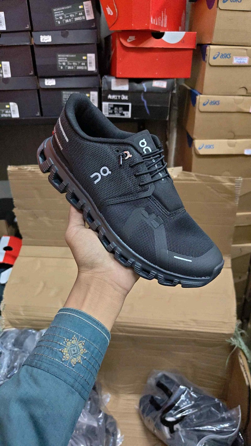 On Running Cloud 6 Waterproof Full Black 162