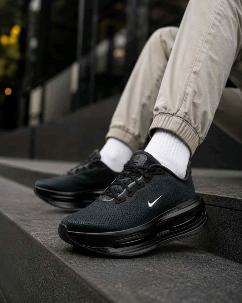 Nike Vomero Premium Black 2690