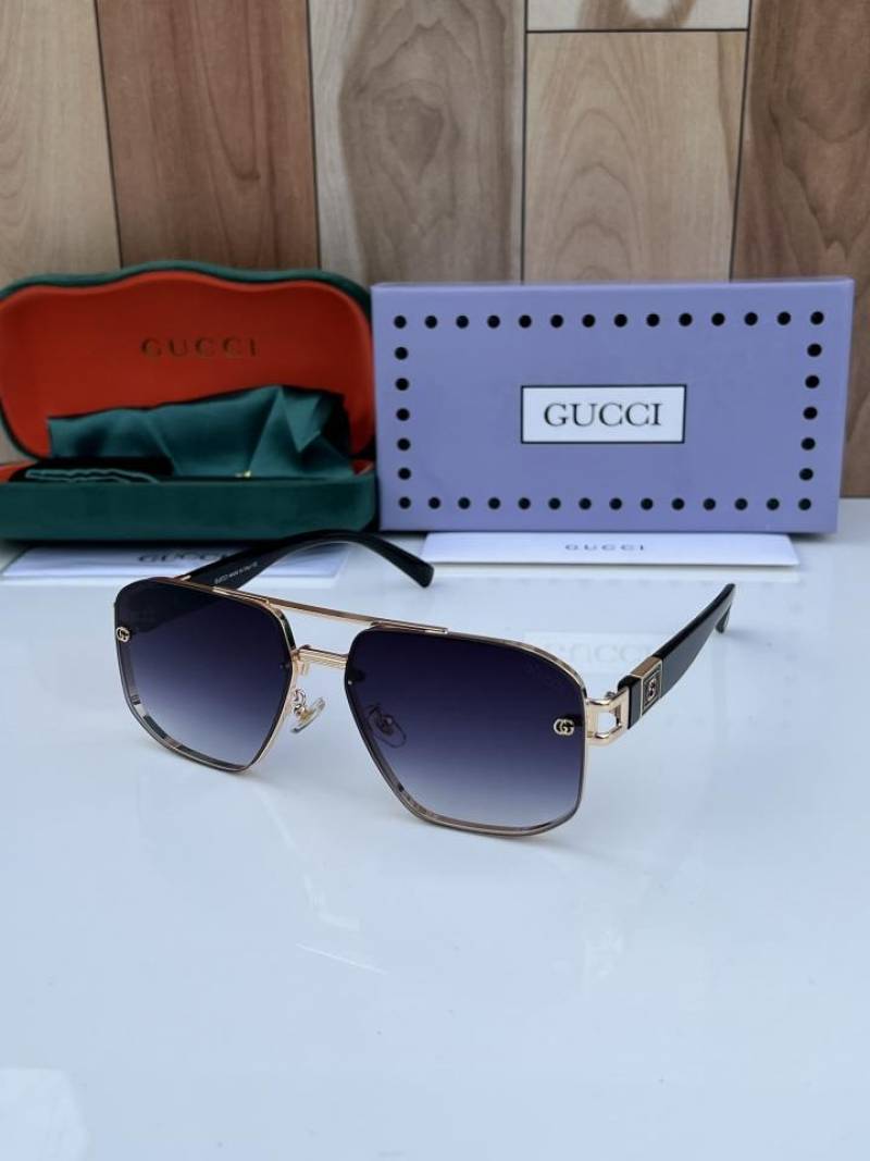 Gucci_1596_gold_black_shaded