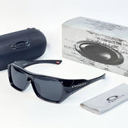 Oakley 824 black