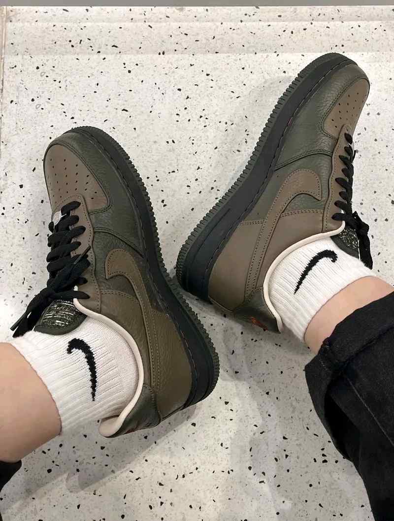 Nike AirForce 1 Sequoia