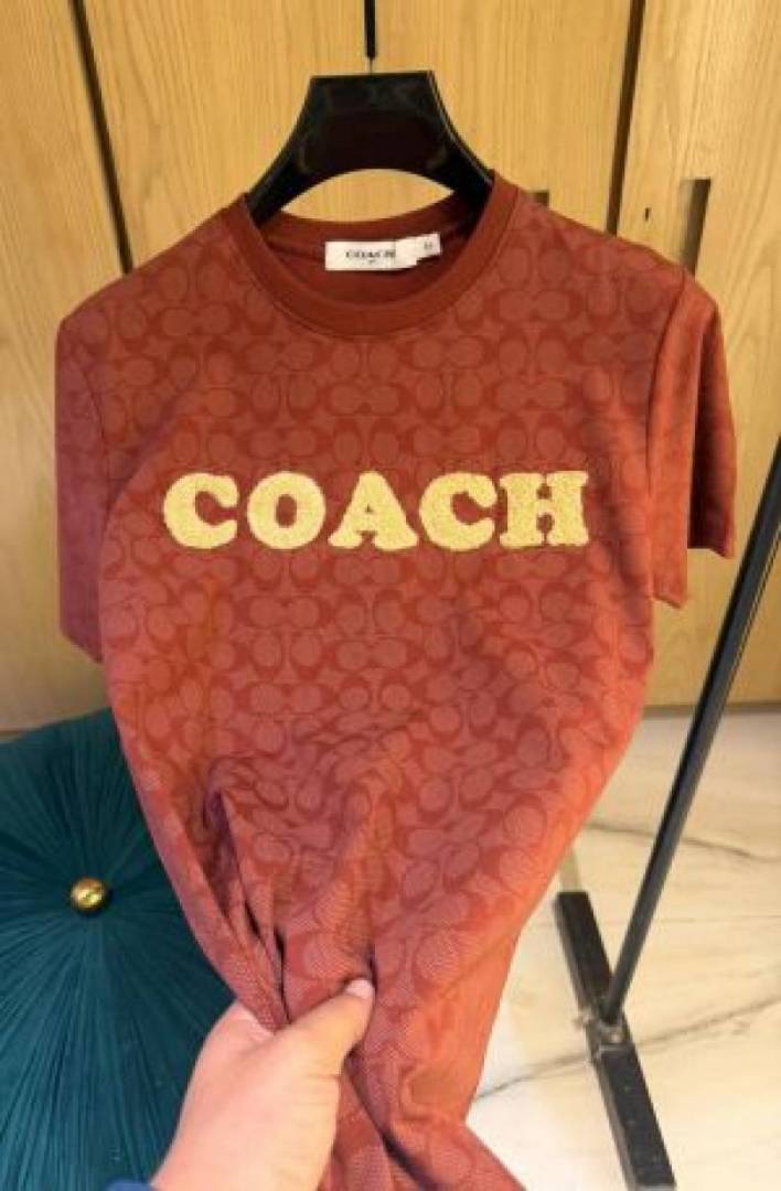 IMPORTED STORE ARTICLE oT SHIRTx