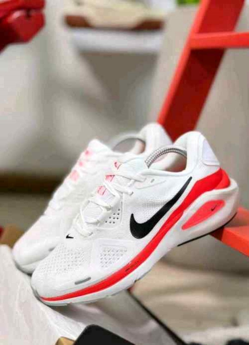 Nike Running Structure 26 trainers White orange 500