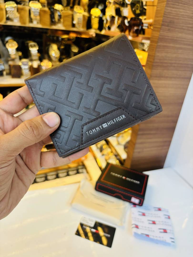 101 TOMMY HILFIGAR PREMIUM QUALITY WALLET