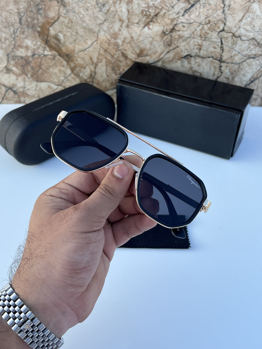 Ferragamo_294_gold_black