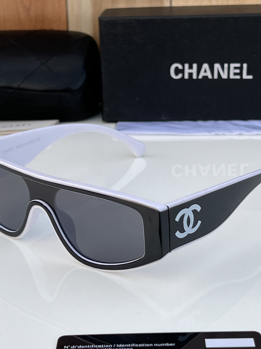 Chanel_1001_white_black