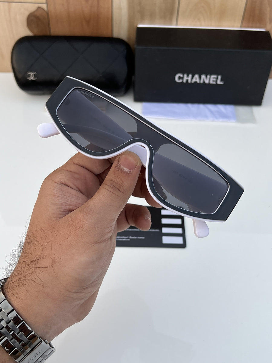 Chanel_1001_white_black