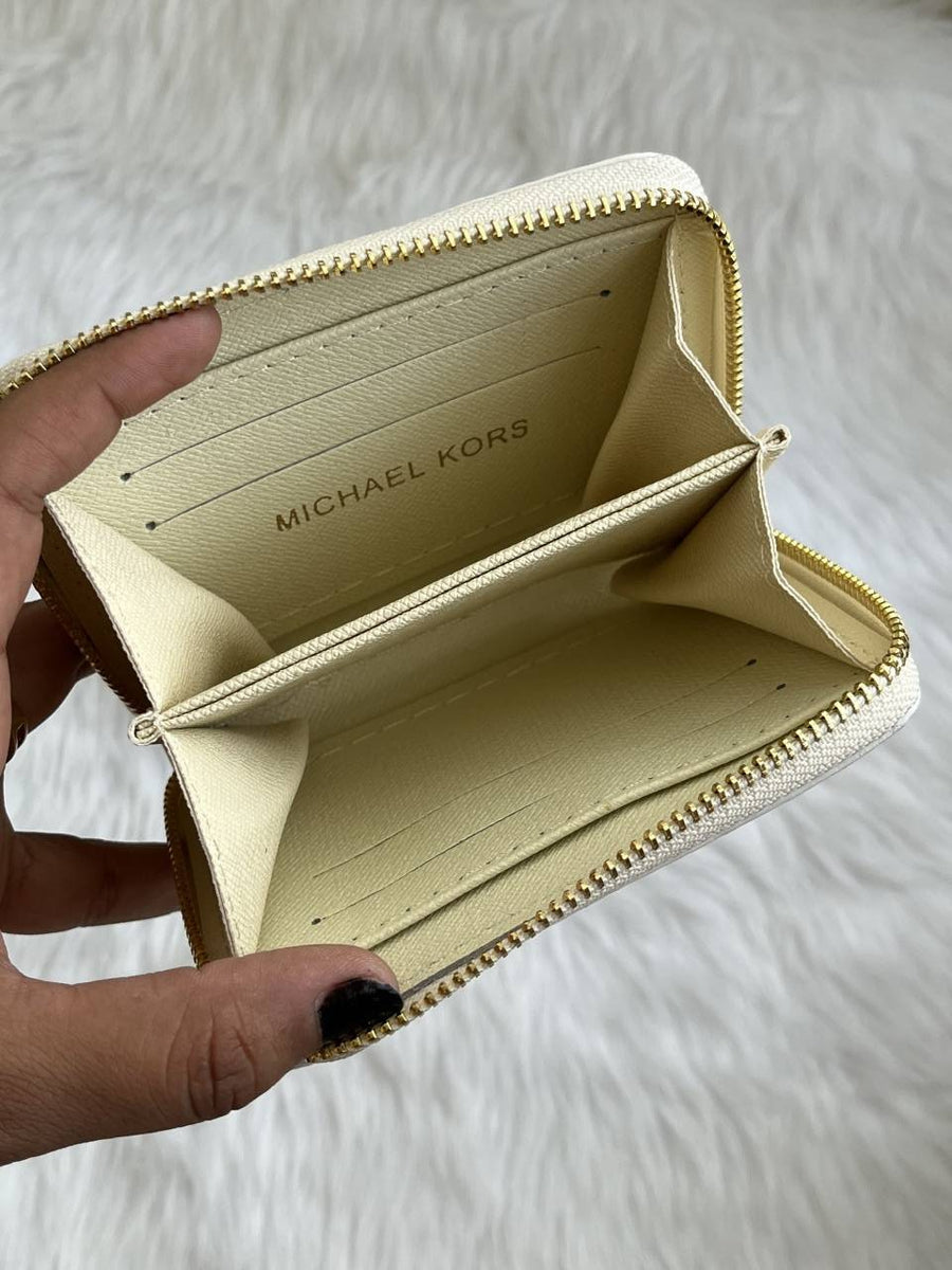 Gucci_109_GG_Marmont_Wallet_With_Box